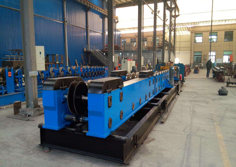    	母線(xiàn)槽生產(chǎn)車(chē)間